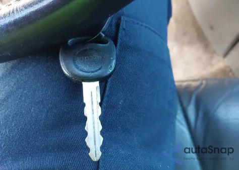 2002 Chevrolet Avalanche 1500 from USA, damaged, VIN 3GNEC13T92G267958